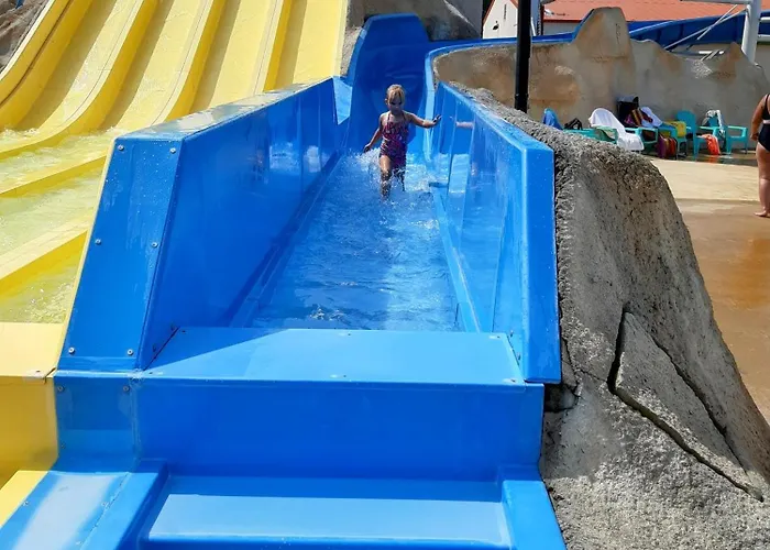 Les Charmettes - Siblu אתר קמפינג *