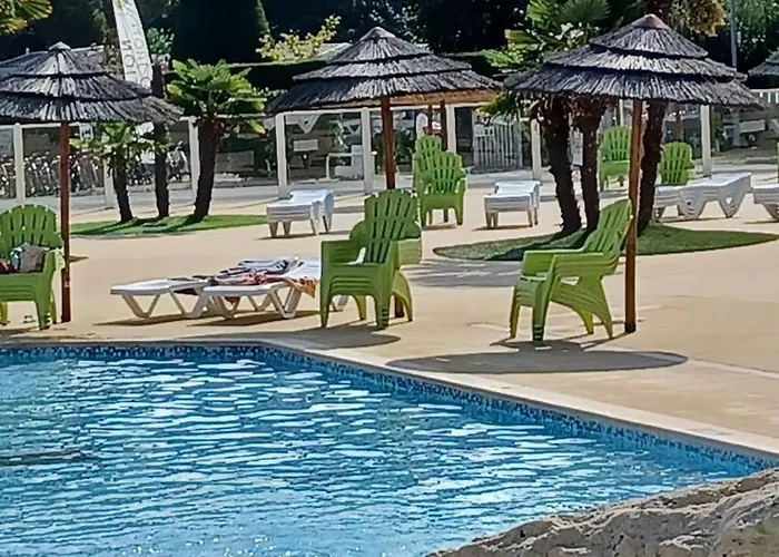 Les Charmettes - Siblu אתר קמפינג *